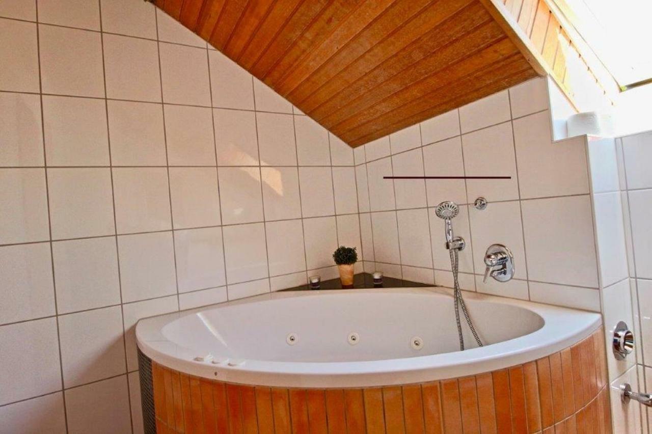 Ferienwohnung Mit Seeblick Und Dachterrasse In Ueberlingen ภายนอก รูปภาพ